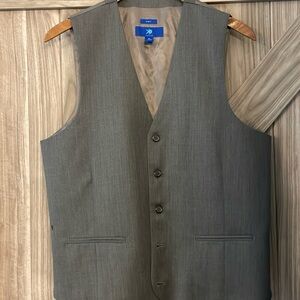 Mens Wearhouse Egara slim fit suit vest. Men’s size medium. Worn once